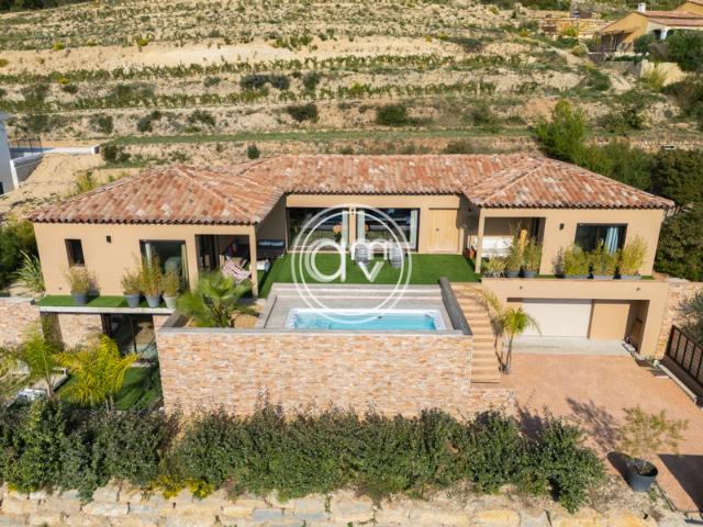 LE CASTELLET VILLA D'ARCHITECTE 330m2 TERRAIN 1037m2 A