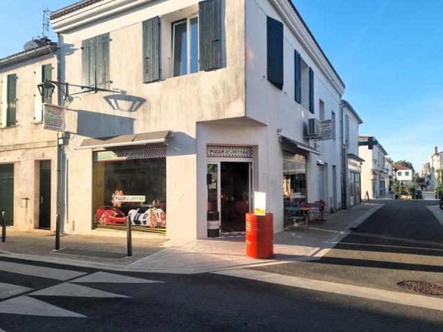 LE CHATEAU D'OLERON 17 emplac N°1 cœur de ville A Vendre le Fonds de Commerce charmante PIZZERIA très réputée