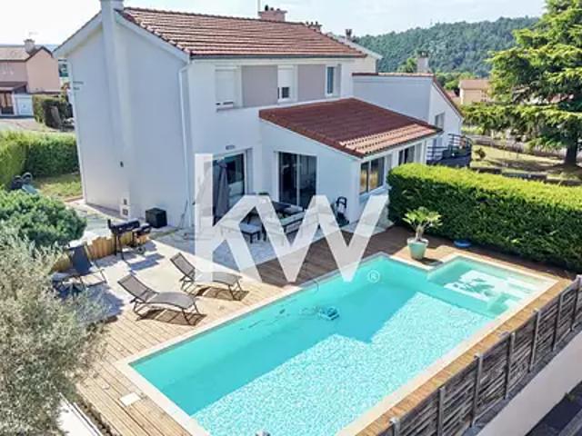 Le Chambon Feugerolles 42500 Achat / Vente maison 6 pièces t6 piscine terrasse