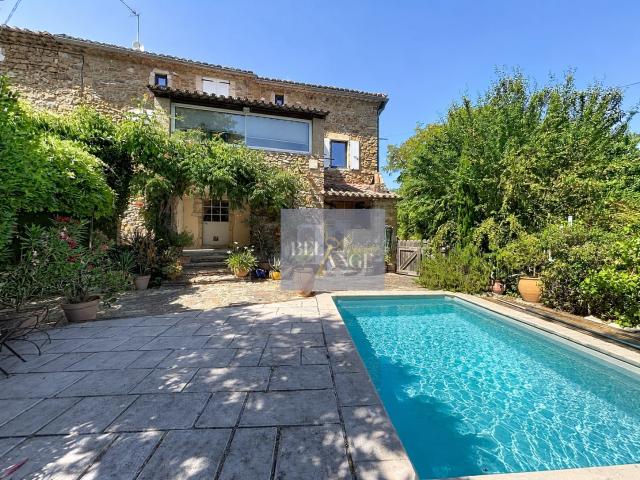 Le charme de la pierre allié à un revenu locatif ! 177m² Lagorce