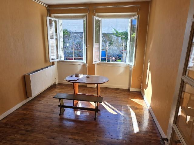 Le charme de l'ancien au cœur de Poitiers:Appartement T3 60m²