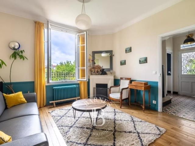 Le Chesnay Bas de Plateau Magnifique maison 1930 5 chambres Jardin Aucun travaux