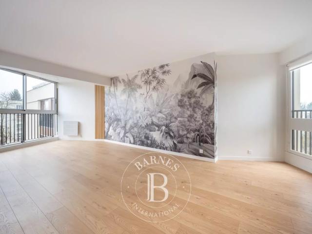 Le Chesnay Centre ville Appartement Parly II 96 m² 3 chambres et un bureau rénovation exceptionnelle