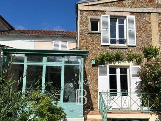 Le Chesnay Plateau Saint Antoine magnifique meulière 1905 137 m² 4/5 chambres Jardin
