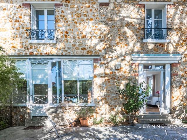 LE CHESNAY SAINT ANTOINE Maison 150m², 7P 4C 1B
