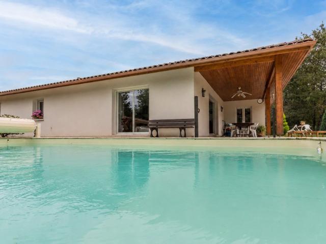 Le confort moderne dans un environnement privilégié! 140m² Labrit