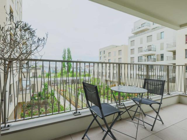 Le Coleman Moderne, Balcon, near metro 7