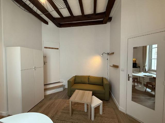 LE CLOCHER Location Appartement tours: 21.38 m2