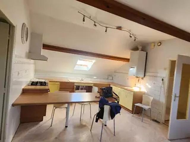 Le Creusot 71200 Location appartement 2 pièces t2 au dernier étage