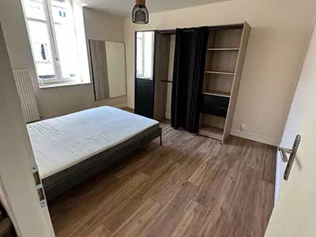 Le Creusot 71200 Location appartement 2 pièces t2 au dernier étage