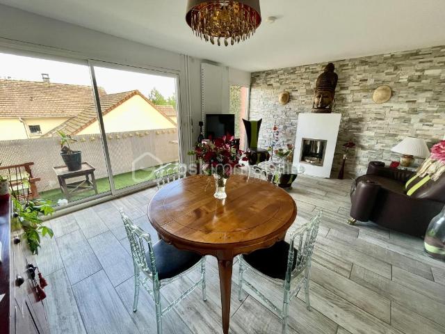 Le duplex qui réconcilie les amoureux de la maison et de l'appartement ! – 3 chambres, sous sol total, garage et aucun voisin au dessus ni en dessous
