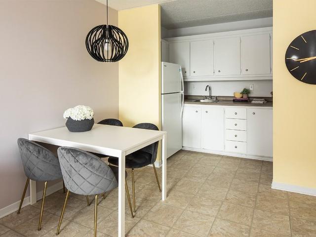 Le Faubourg de L'ile 2 Bedroom Apartment for Rent at 101 Boul Sacré Coeur, Gatineau, QC J8X 1C7 Hull/Quartier de I'Oree du Parc