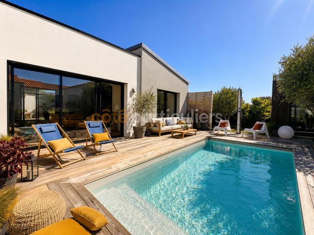 LE FENOUILLER MAISON DE VILLE 6 PIECES 170 m2 UTILE MAISON FAMILIALE PROCHE COMMODITES PISCINES PROCHE PLAGE