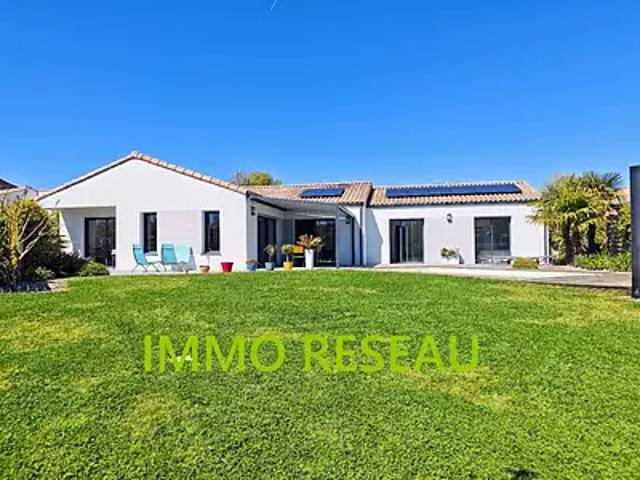 Le Fenouiller 85800 Achat / Vente maison 5 pièces t5 au dernier étage piscine