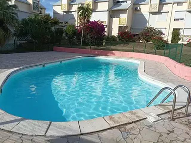 Le Gosier 97190 Achat / Vente appartement 2 pièces t2 piscine terrasse