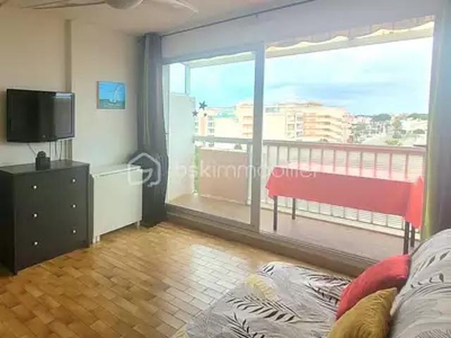 Le Grau du Roi 30240 Achat / Vente appartement 1 pièce t1 au dernier étage terrasse