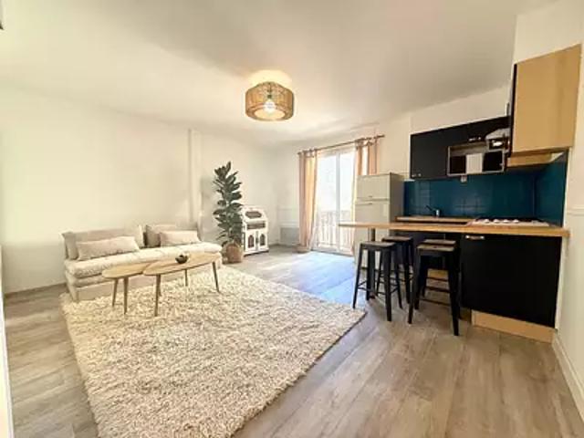 Le Grau du Roi 30240 Achat / Vente appartement 2 pièces t2 au dernier étage balcon