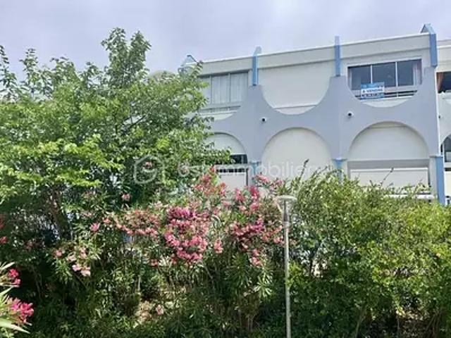 Le Grau du Roi 30240 Achat / Vente appartement 2 pièces t2 au dernier étage piscine