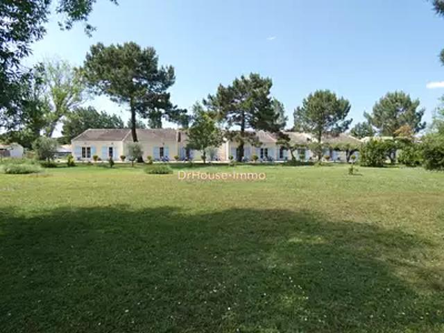 Le Grand Village Plage 17370 Achat / Vente divers 53 pièces terrasse parking