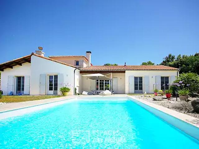 Le Gué de Velluire 85770 Achat / Vente maison 8 pièces t8 piscine terrasse