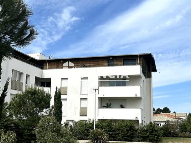 LE HAILLAN CENTRE Apt T2 AVEC TERRASSE ET JARDIN PRIVATIF + PARKING