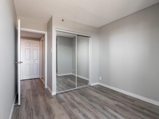 Le Halo 2 Bedroom Apartment for Rent at 1951 Boul De Maisonneuve E, Montréal, QC H2K 2C9 Sainte Marie