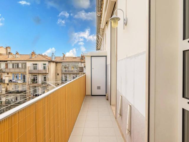 LE HAUT PERCHE Appartement Dernier étage T3 de 76m² Extérieu