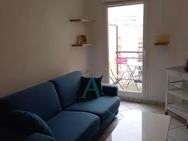 Le Havre 76600 Location appartement 1 pièce t1 au dernier étage parking