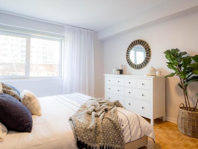 Le Hill Park 3 Bedroom Apartment for Rent at 4530 Ch De La Côte Des Neiges, Montréal, QC H3V 1G1 Côte Des Neiges