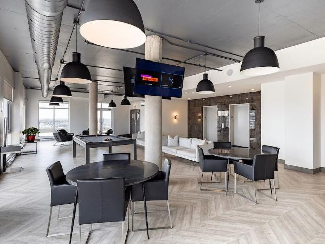 Le James Laval Apartments