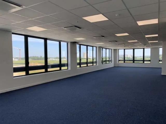 LE JAZZ — 167 m² DE BUREAUX D'ANGLE NEUFS, FACE AU VAL D'EUROPE | CHESSY 77