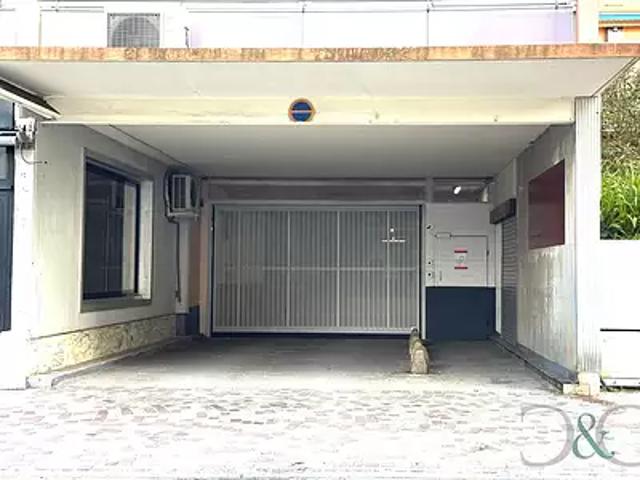Le Lavandou 83980 Achat / Vente parking au dernier étage