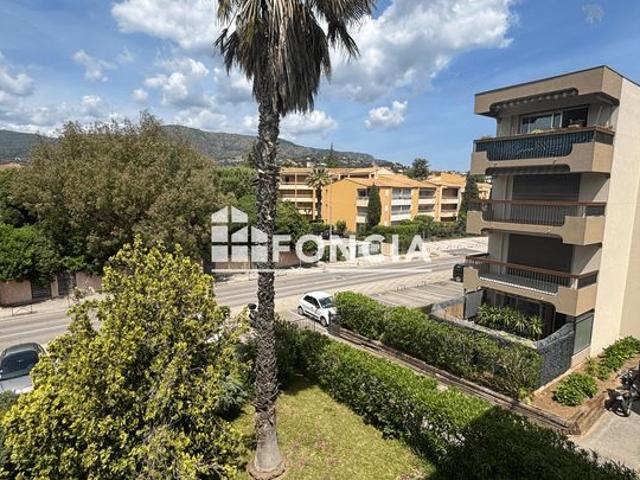 LE LAVANDOU À VENDRE – Appartement 28.76 m² avec son Stationnement privatif et sa Terrasse de 9.61m2