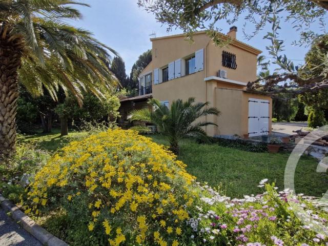 Le Lavandou: Plage de Saint Clair, maison des années 1960 p. 163m² Le Lavandou