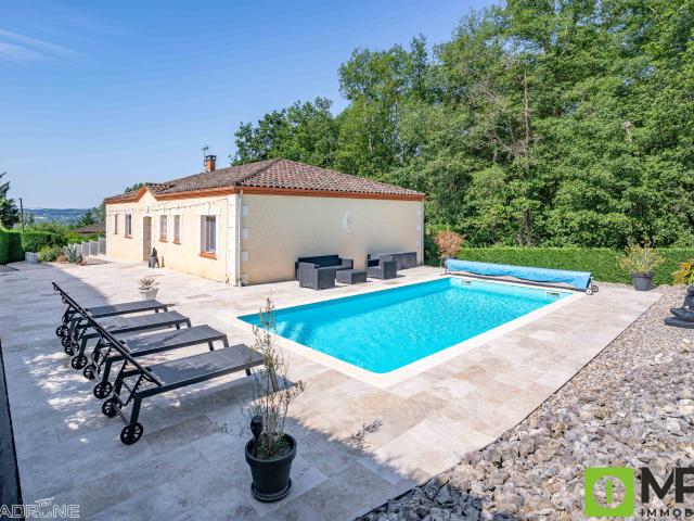 LE LEDAT, maison F4 d'environ 119,39 m2 avec piscine sur une parcelle de 1485 m2
