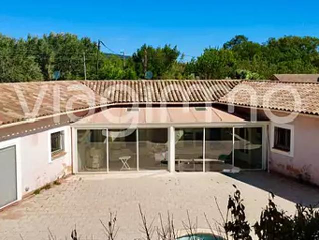 Le Luc 83340 Achat / Vente maison 4 pièces t4 au dernier étage