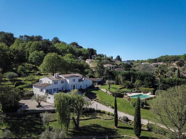 Le Manoir a vendre Valbonne village. 566m² Valbonne