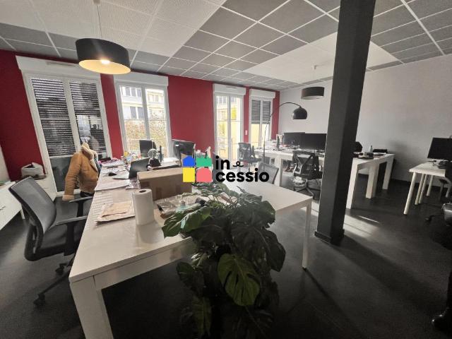 ? LE MANS – BUREAUX CONTEMPORAINS AVEC TERRASSE PRIVATIVE &