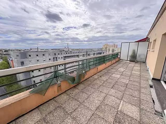 Le Mans 72000 Achat / Vente appartement 1 pièce t1 au dernier étage terrasse