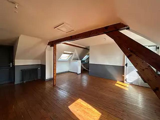 Le Mans 72000 Location appartement 3 pièces t3 au dernier étage cave