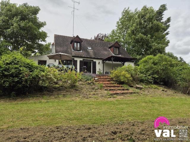 Le MALESHERBOIS Maison traditionnelle sur 2085m² de terrain. 160m² Malesherbes