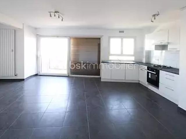 Le Mée sur Seine 77350 Achat / Vente appartement 4 pièces t4 au dernier étage cave