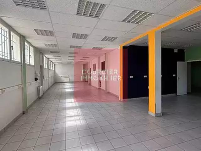Le Mesnil Saint Denis 78320 Achat / Vente divers 15 pièces
