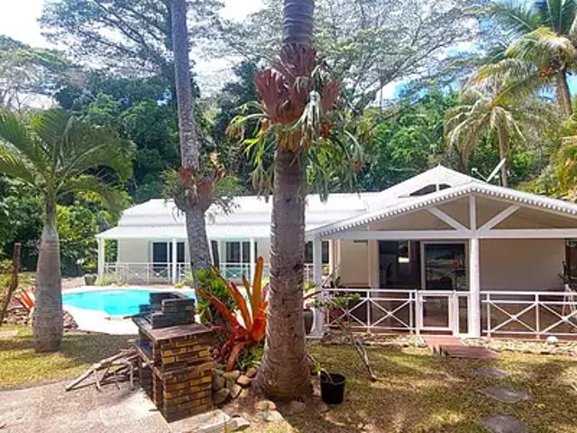 Le Mont Dore 98809 Achat / Vente maison 6 pièces t6 piscine terrasse