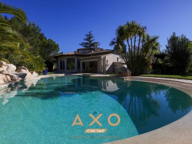 LE MONTAIGUET MAISON 240 M2 PARC 10 000 M2 PISCINE POOL HOUSE 1 450 000€