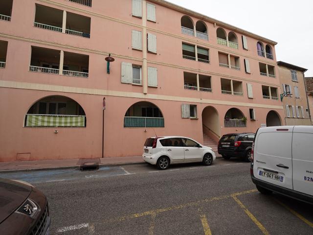 LE MUY APPARTEMENT T2 avec terrasse
