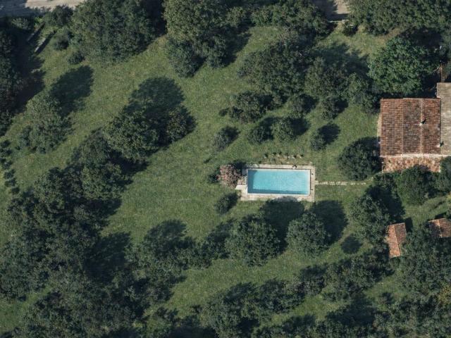 LE MUY: Demeure de prestige en pierre ? Une propriété de caractère au coeur de la Provence varoise
