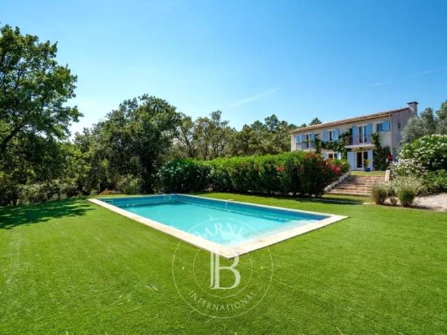 LE MUY VILLA DOMAINE PRIVÉ TERRAIN 1,1 HECTARE PISCINE