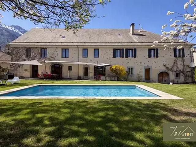 Le Noyer 05500 Achat / Vente maison 9 pièces t9 piscine terrasse