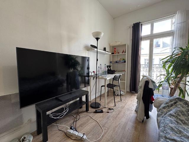 LE PATIENT Location Appartement tours: 18.6 m2